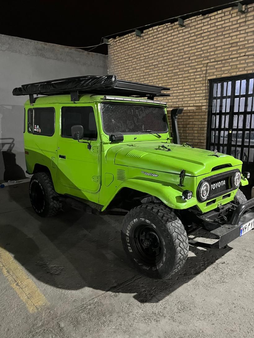 تویوتا کمری XLE - 1402