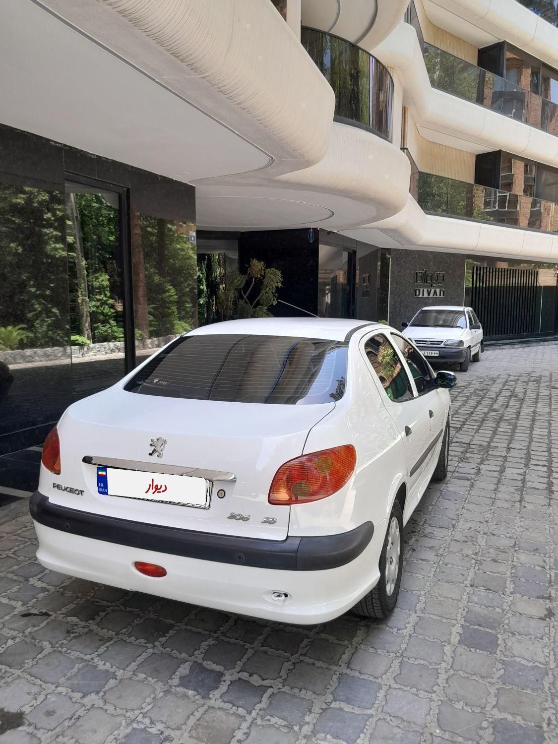 پژو ۲۰۶ صندوق دار v8 - 1393