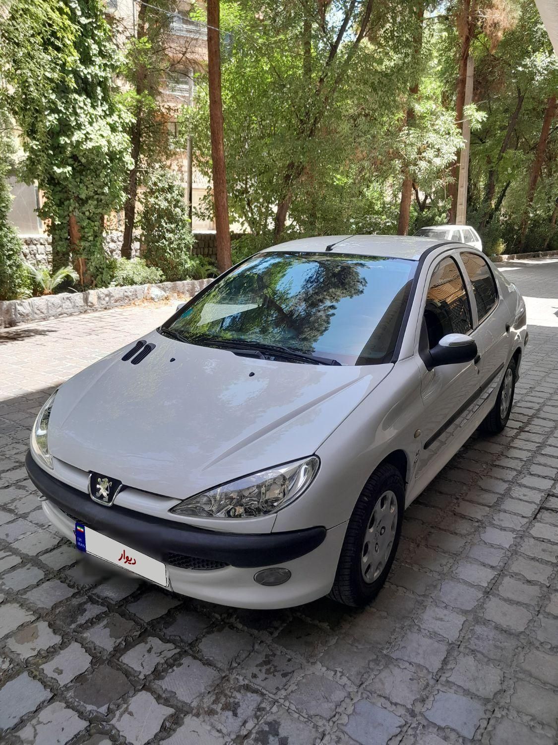 پژو ۲۰۶ صندوق دار v8 - 1393