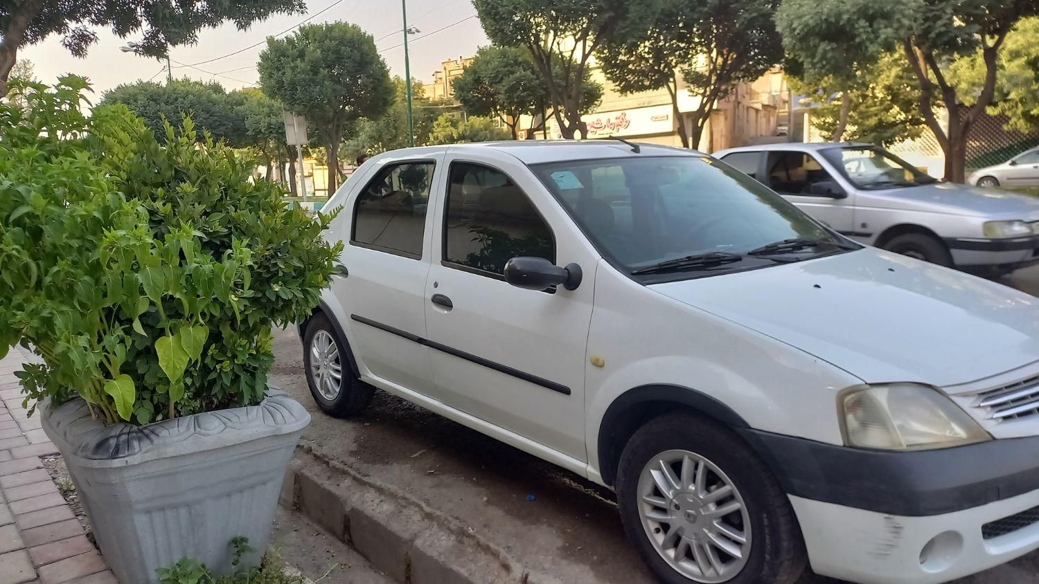 خودرو رنو، تندر 90 آگهی ann_19329345