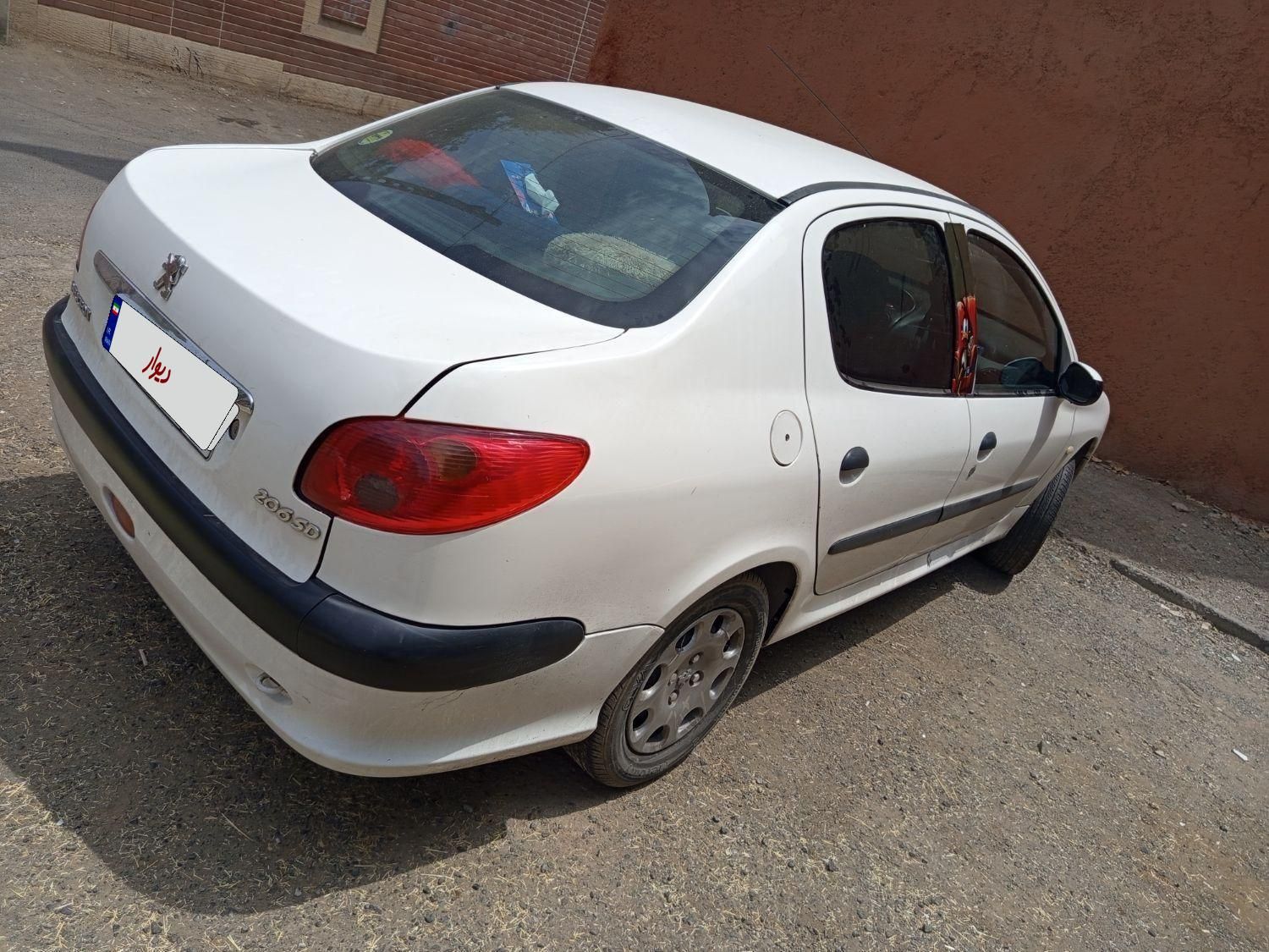 پژو ۲۰۶ صندوق دار v8 - 1390