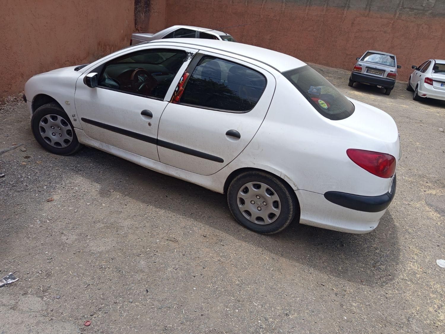 پژو ۲۰۶ صندوق دار v8 - 1390