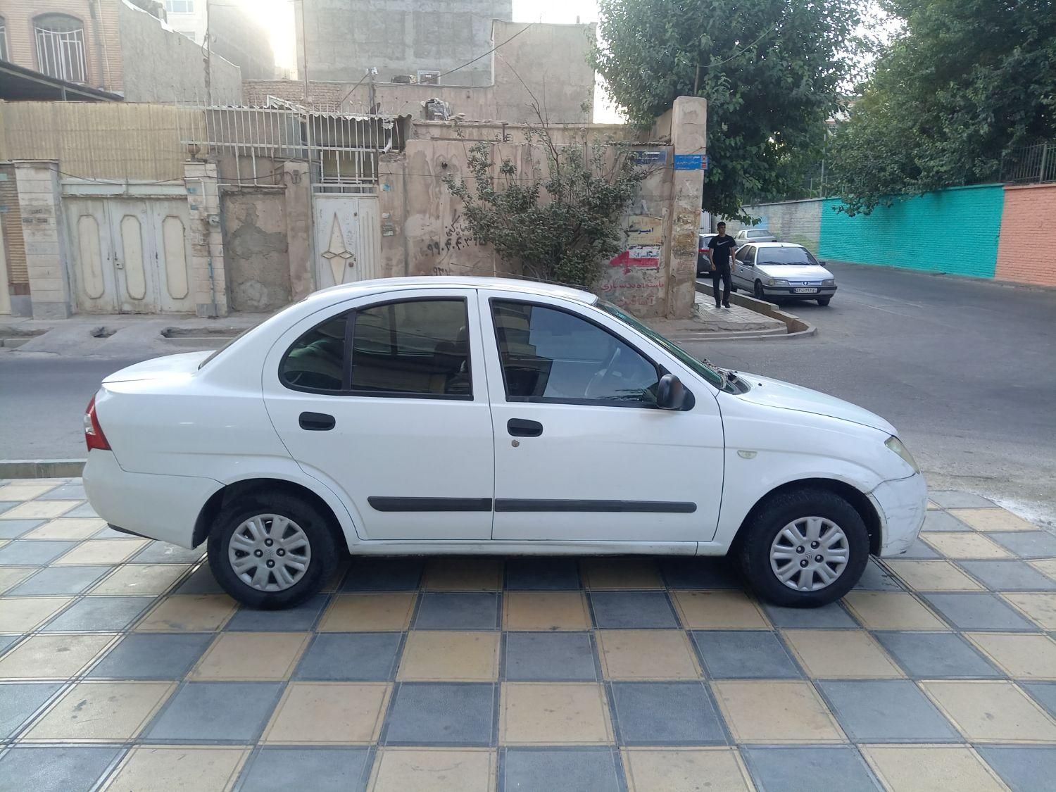 تیبا صندوق دار EX - 1395