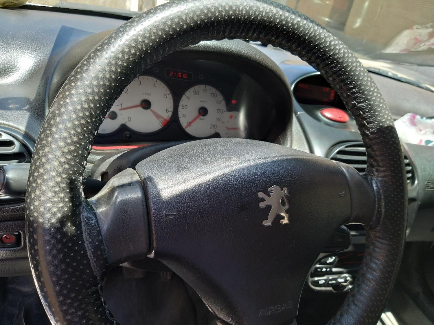 پژو ۲۰۶ صندوق دار v8 - 1393