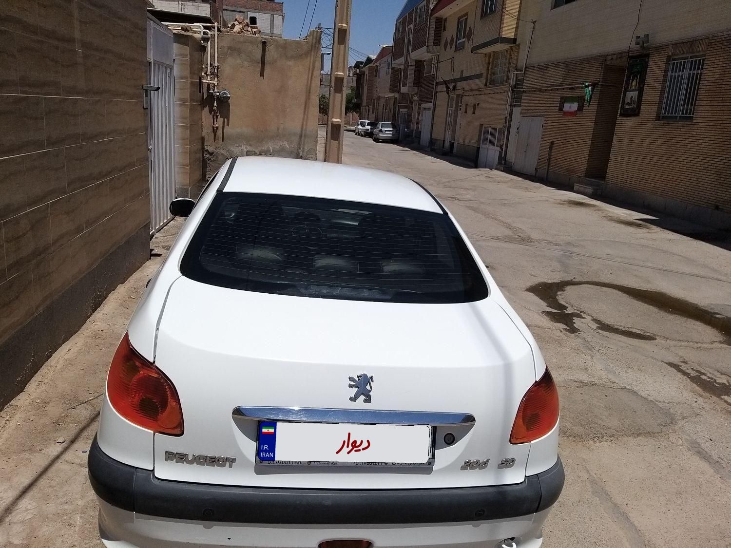 پژو ۲۰۶ صندوق دار v8 - 1393