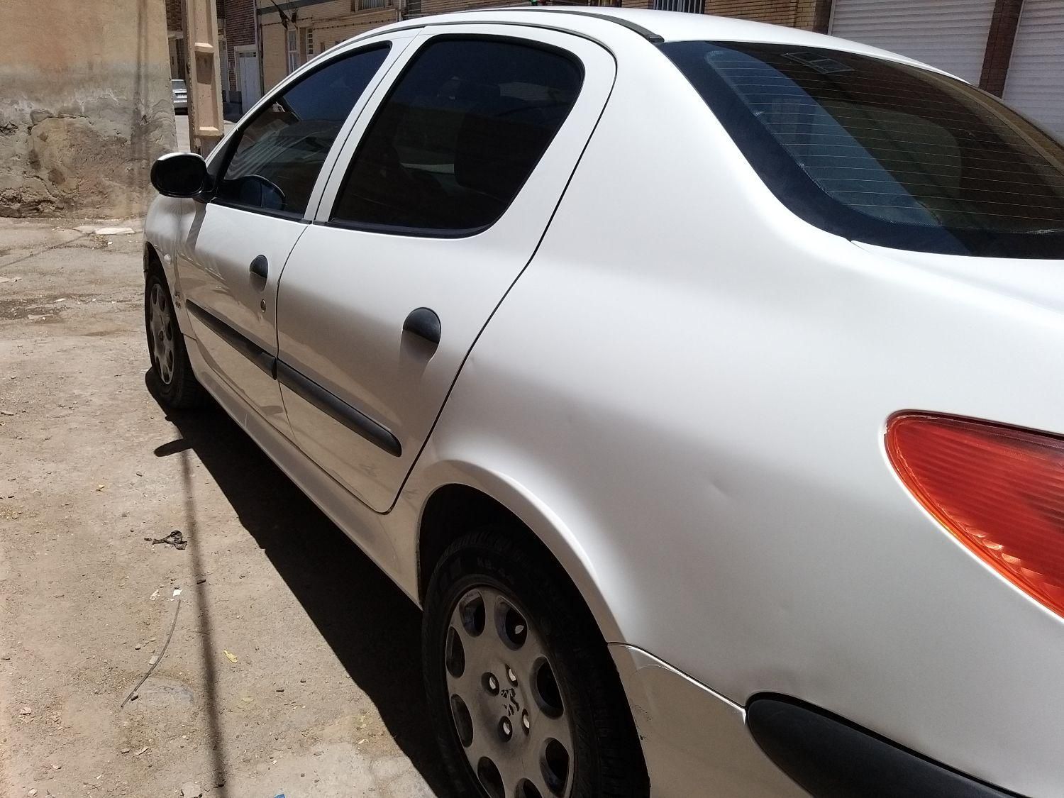 پژو ۲۰۶ صندوق دار v8 - 1393