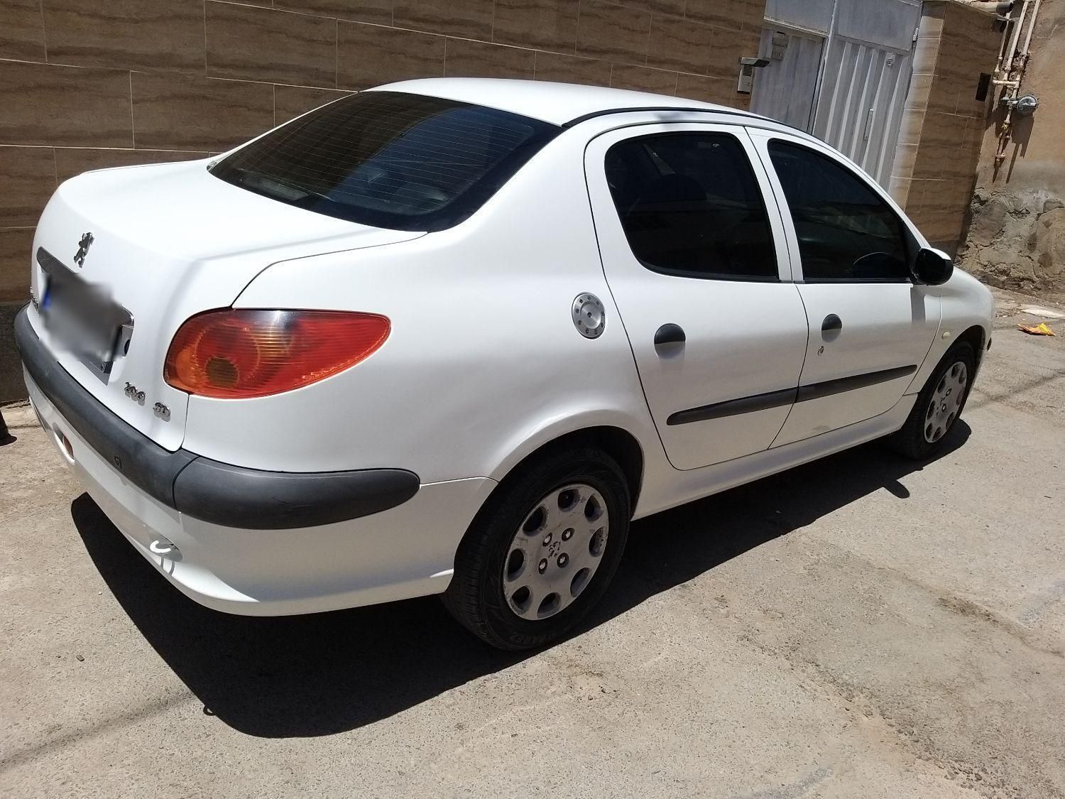 پژو ۲۰۶ صندوق دار v8 - 1393
