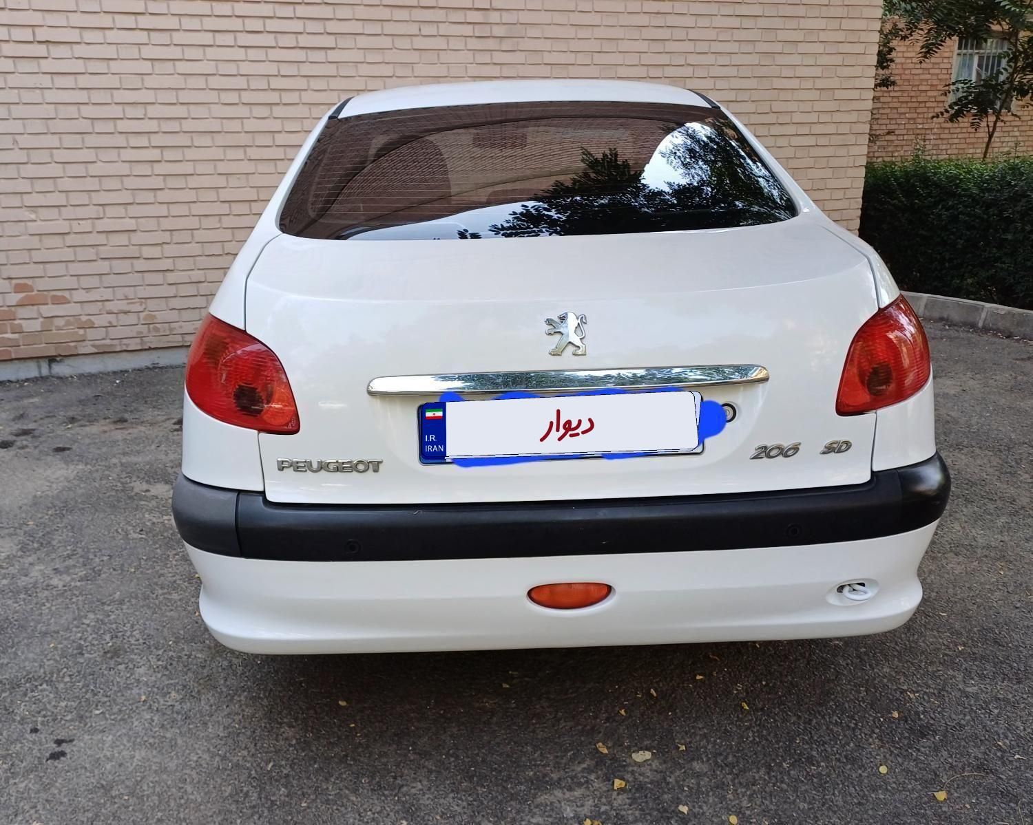پژو ۲۰۶ صندوق دار v8 - 1394