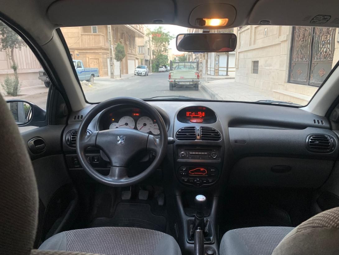 پژو ۲۰۶ صندوق دار v8 - 1395