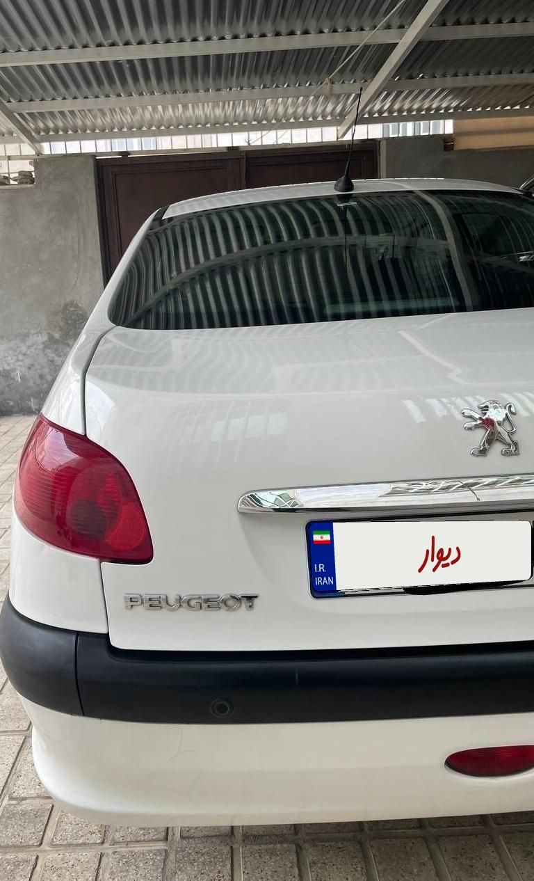 پژو ۲۰۶ صندوق دار v8 - 1397