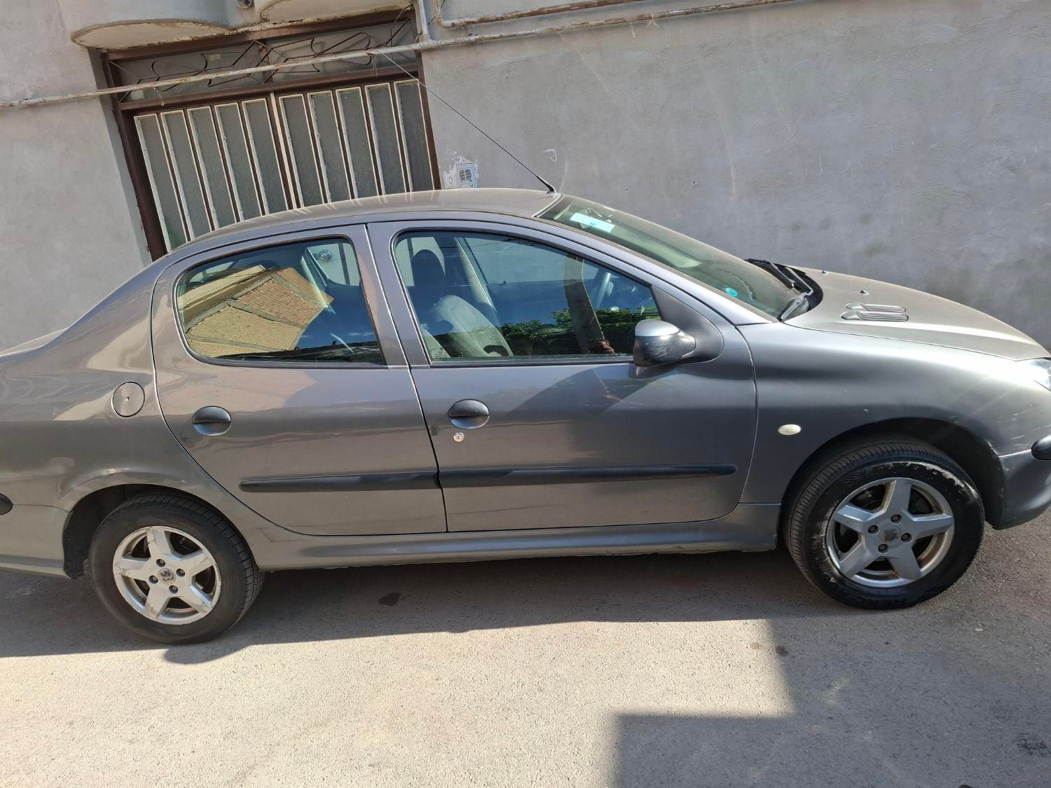 پژو ۲۰۶ صندوق دار v8 - 1394