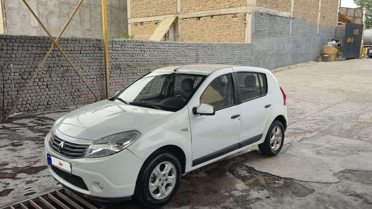 رنو ساندرو دنده ای - 1396
