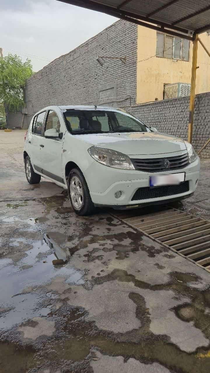خودرو رنو، ساندرو آگهی ann_19331027