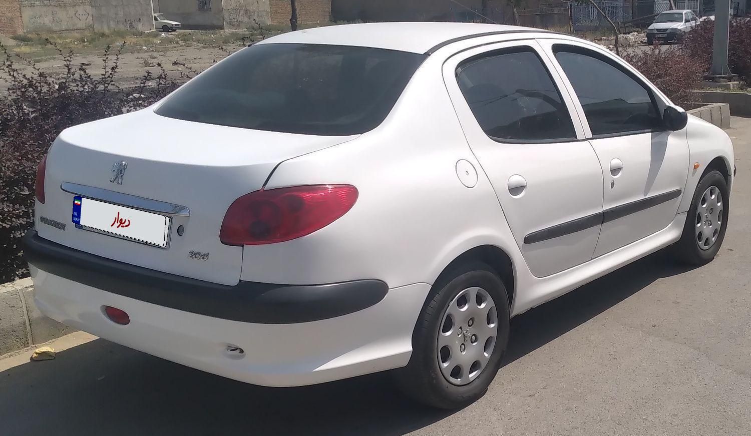 پژو ۲۰۶ صندوق دار v8 - 1390