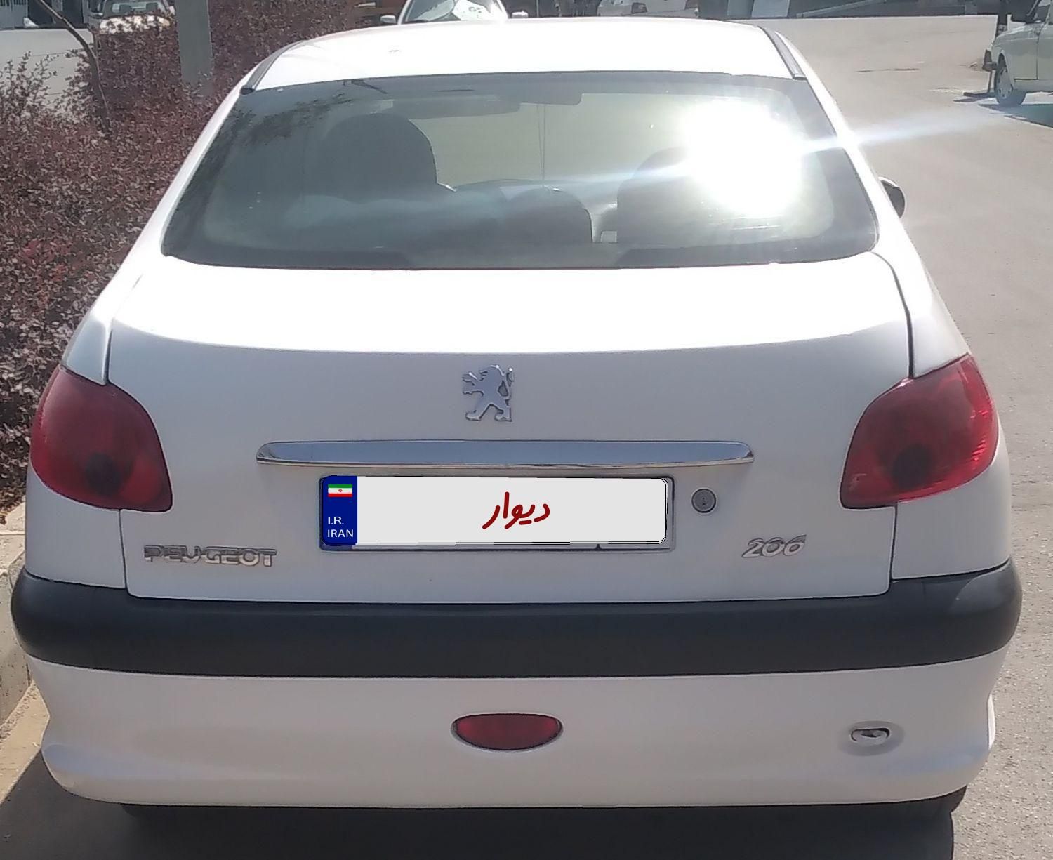 پژو ۲۰۶ صندوق دار v8 - 1390