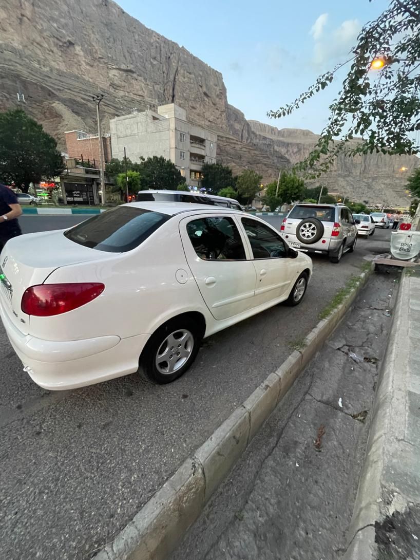 پژو ۲۰۶ صندوق دار v19 - 1389