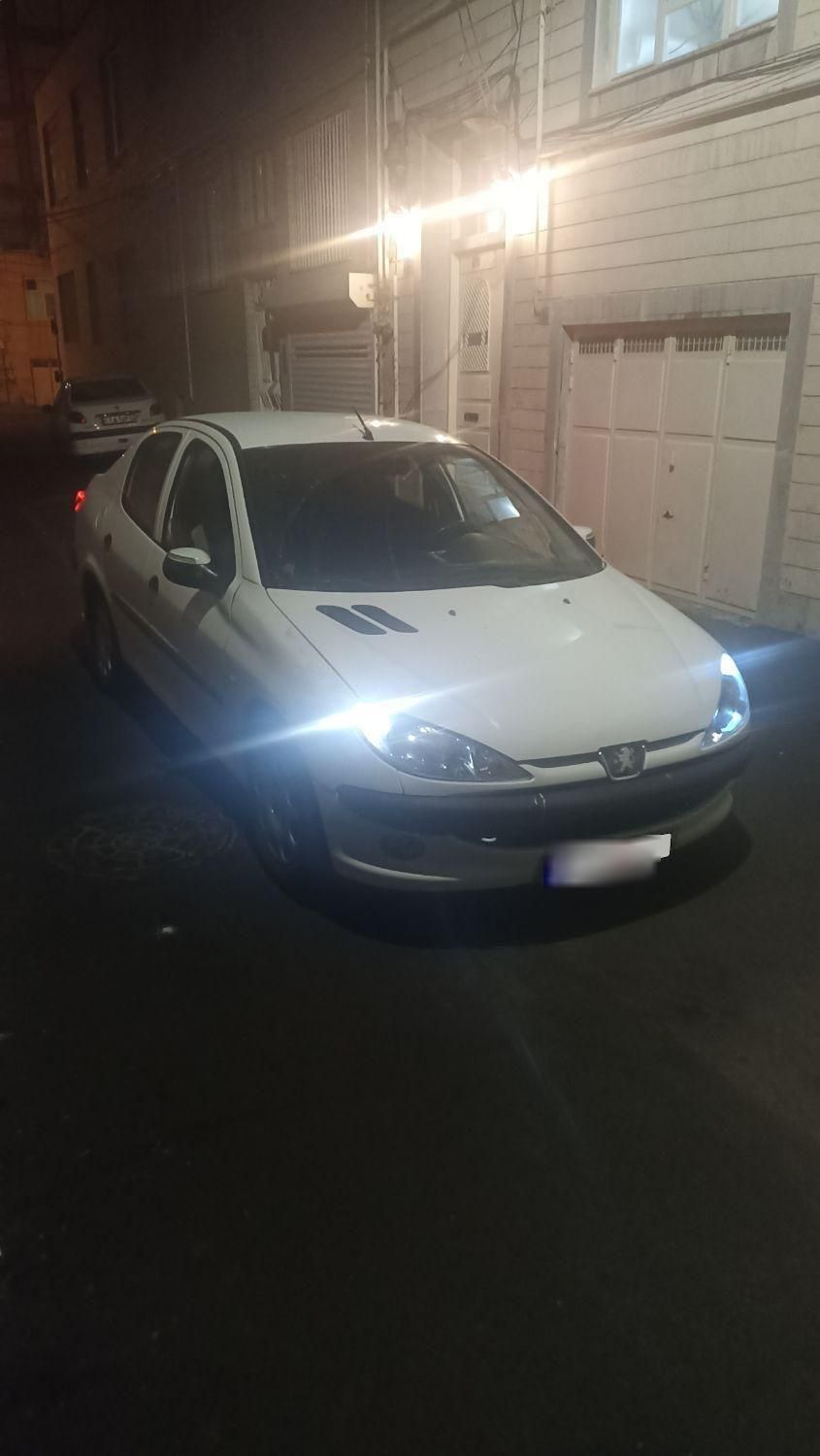 پژو ۲۰۶ صندوق دار v8 - 1395