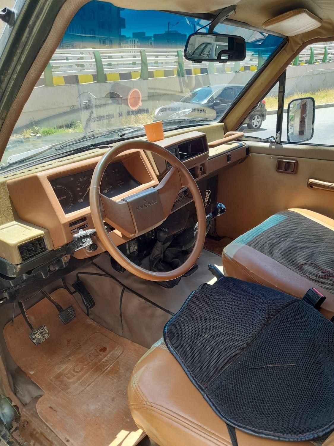 نیسان پاترول دو درب دنده‌ای - 1998