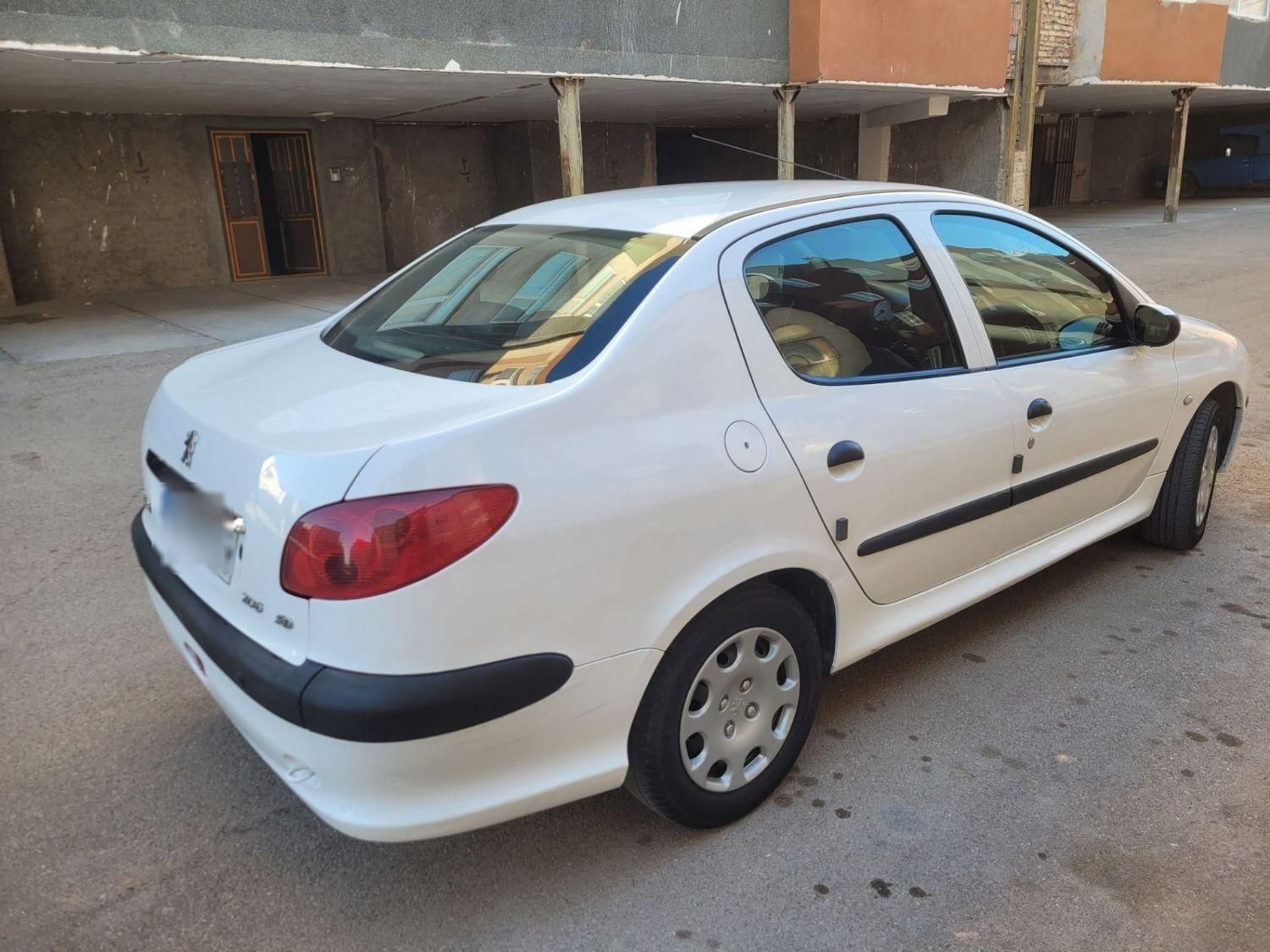 پژو ۲۰۶ صندوق دار v8 - 1394