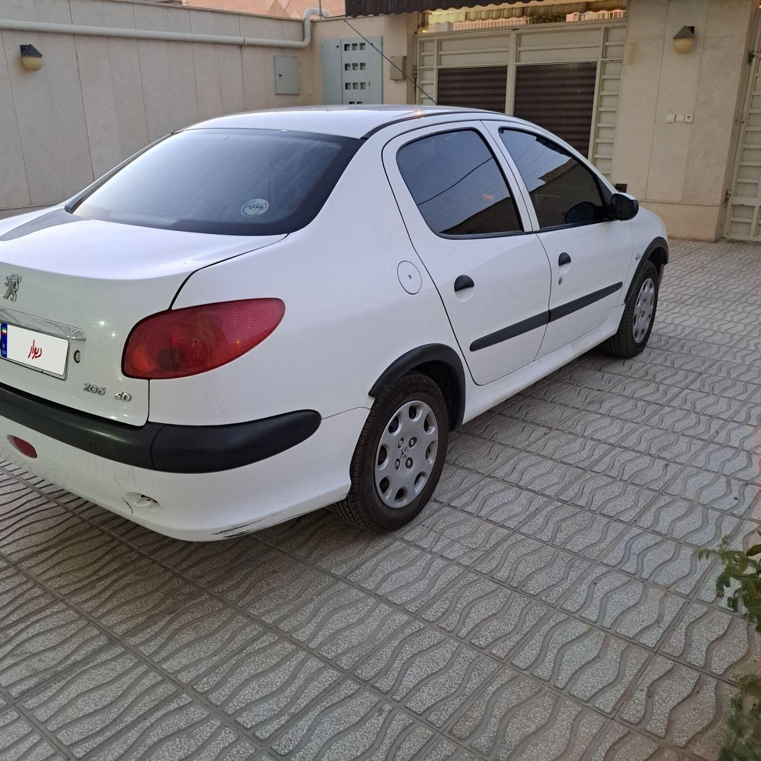 پژو ۲۰۶ صندوق دار v8 - 1395