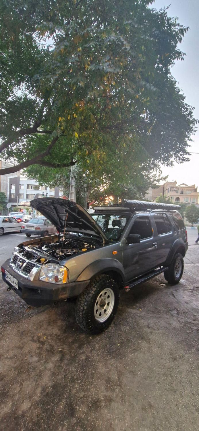 نیسان رونیز دنده‌ای - 1388