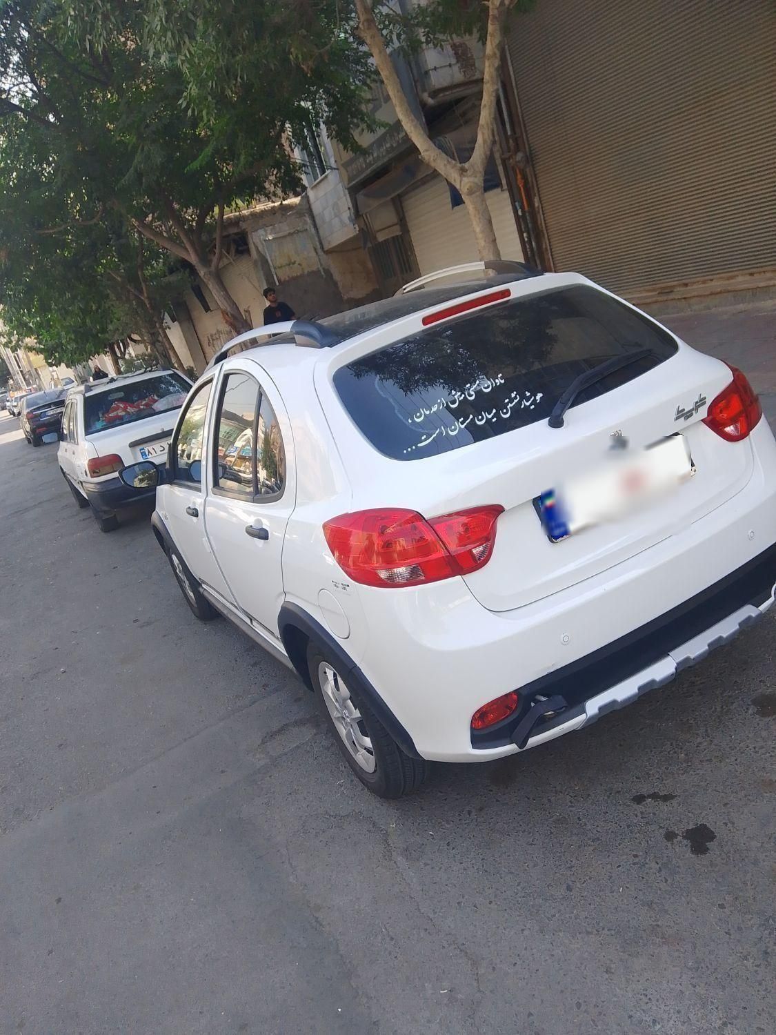 خودرو کوییک، R آگهی ann_19334372