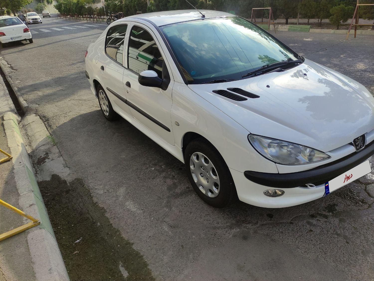 پژو ۲۰۶ صندوق دار v8 - 1397