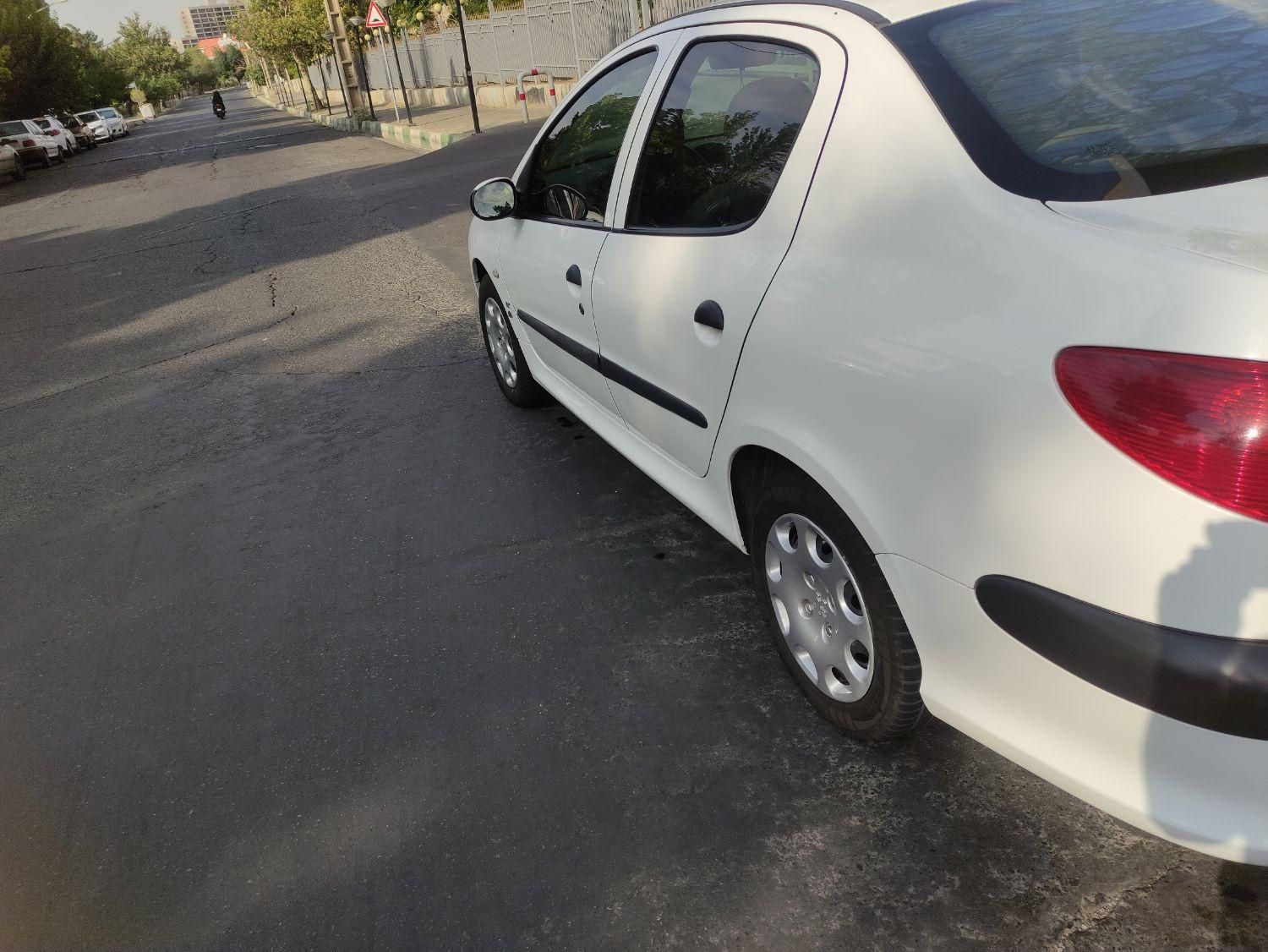 پژو ۲۰۶ صندوق دار v8 - 1397
