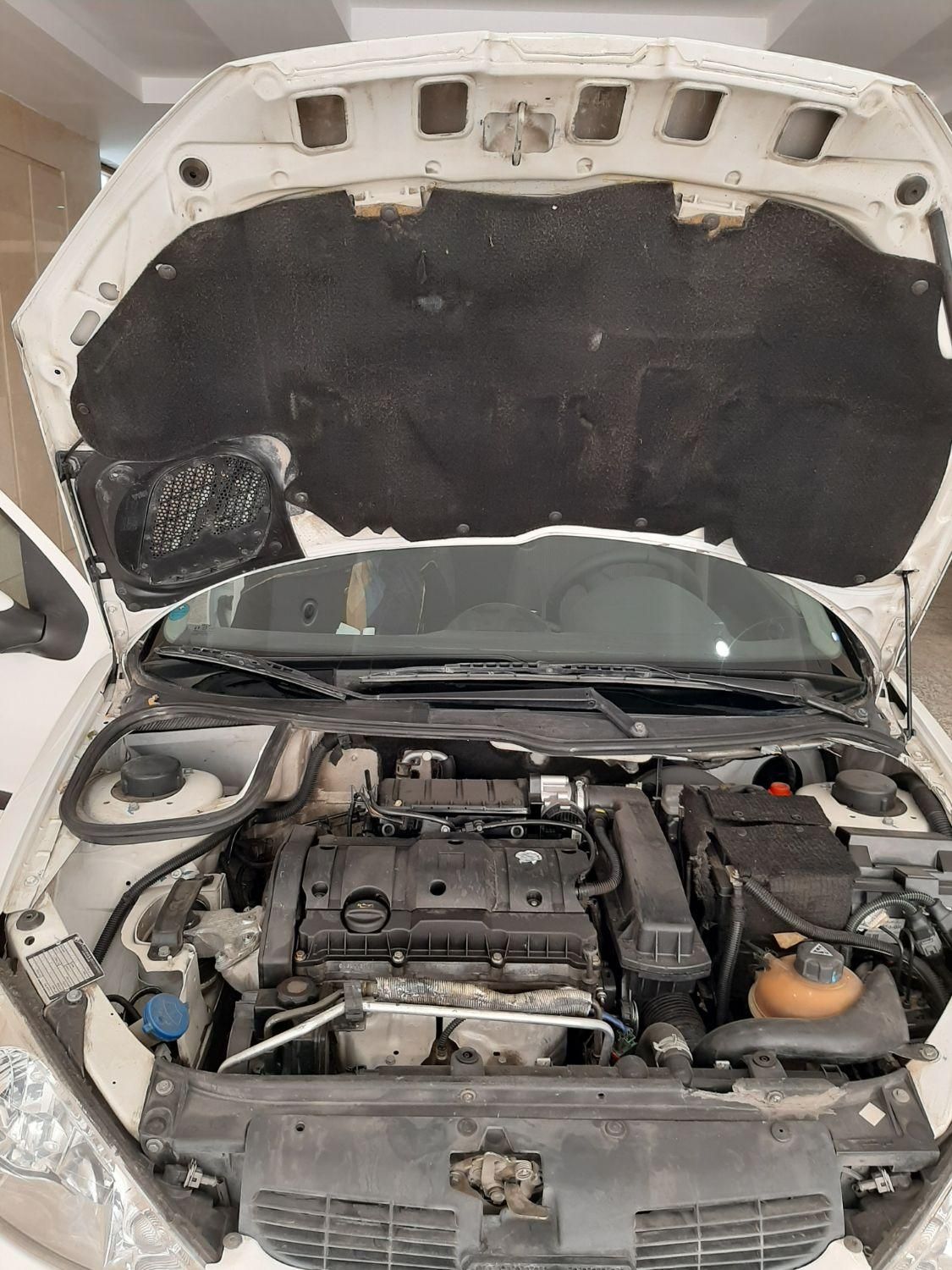 پژو ۲۰۶ صندوق دار v8 - 1395
