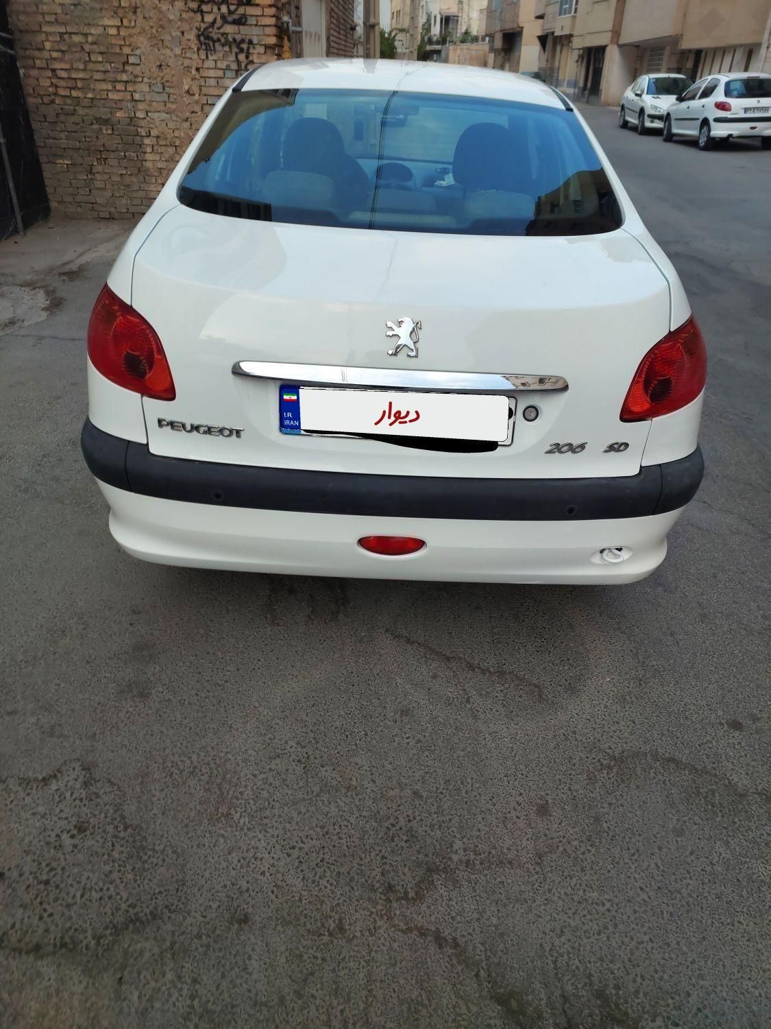 پژو ۲۰۶ صندوق دار v8 - 1395