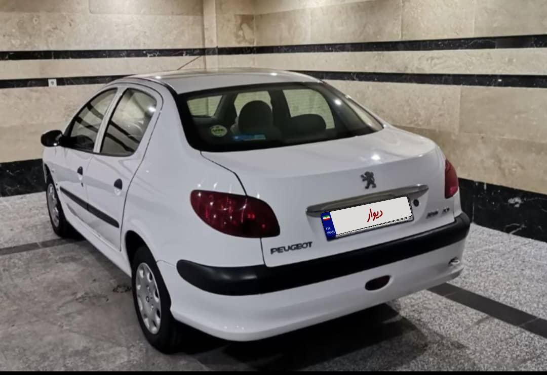 پژو ۲۰۶ صندوق دار v8 - 1390