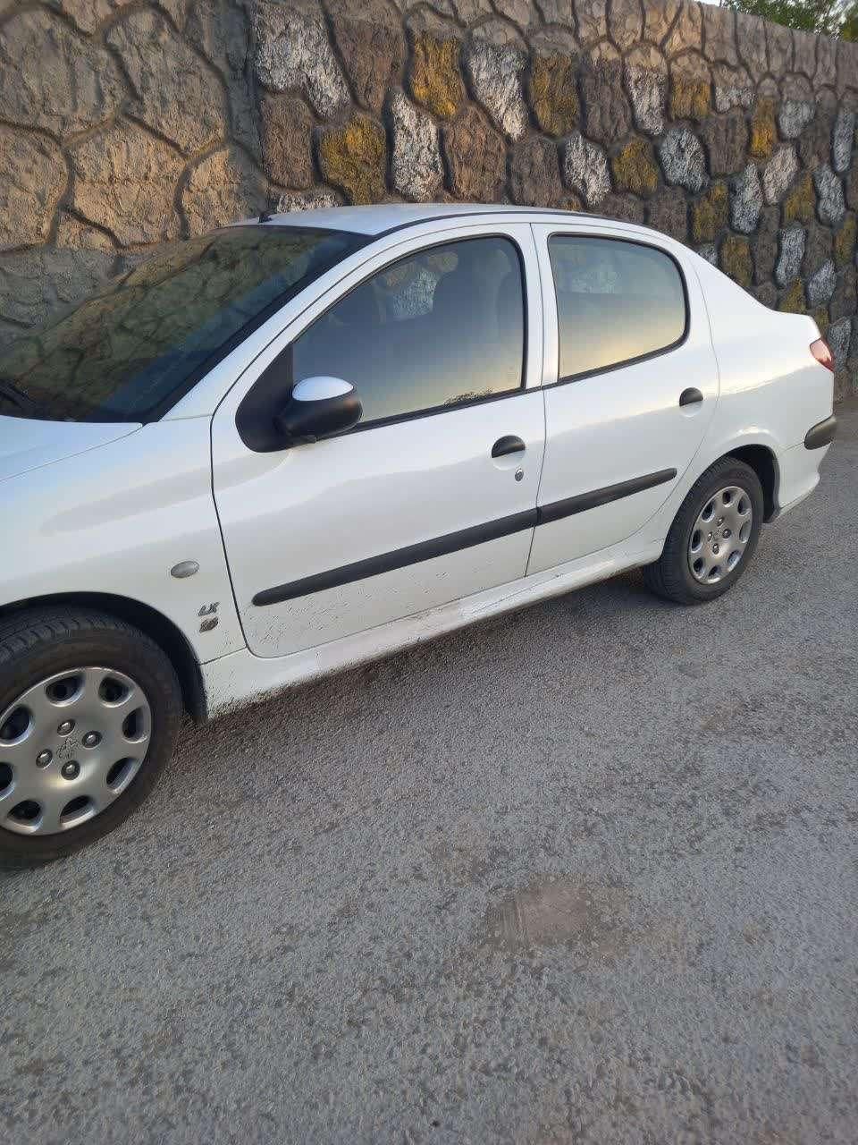 پژو ۲۰۶ صندوق دار v8 - 1399