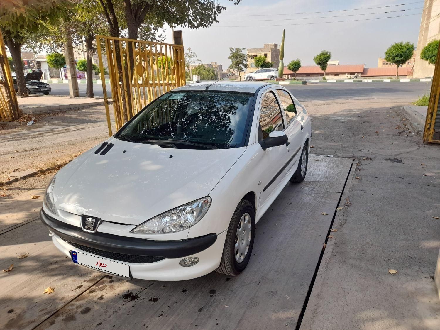 پژو ۲۰۶ صندوق دار v8 - 1397