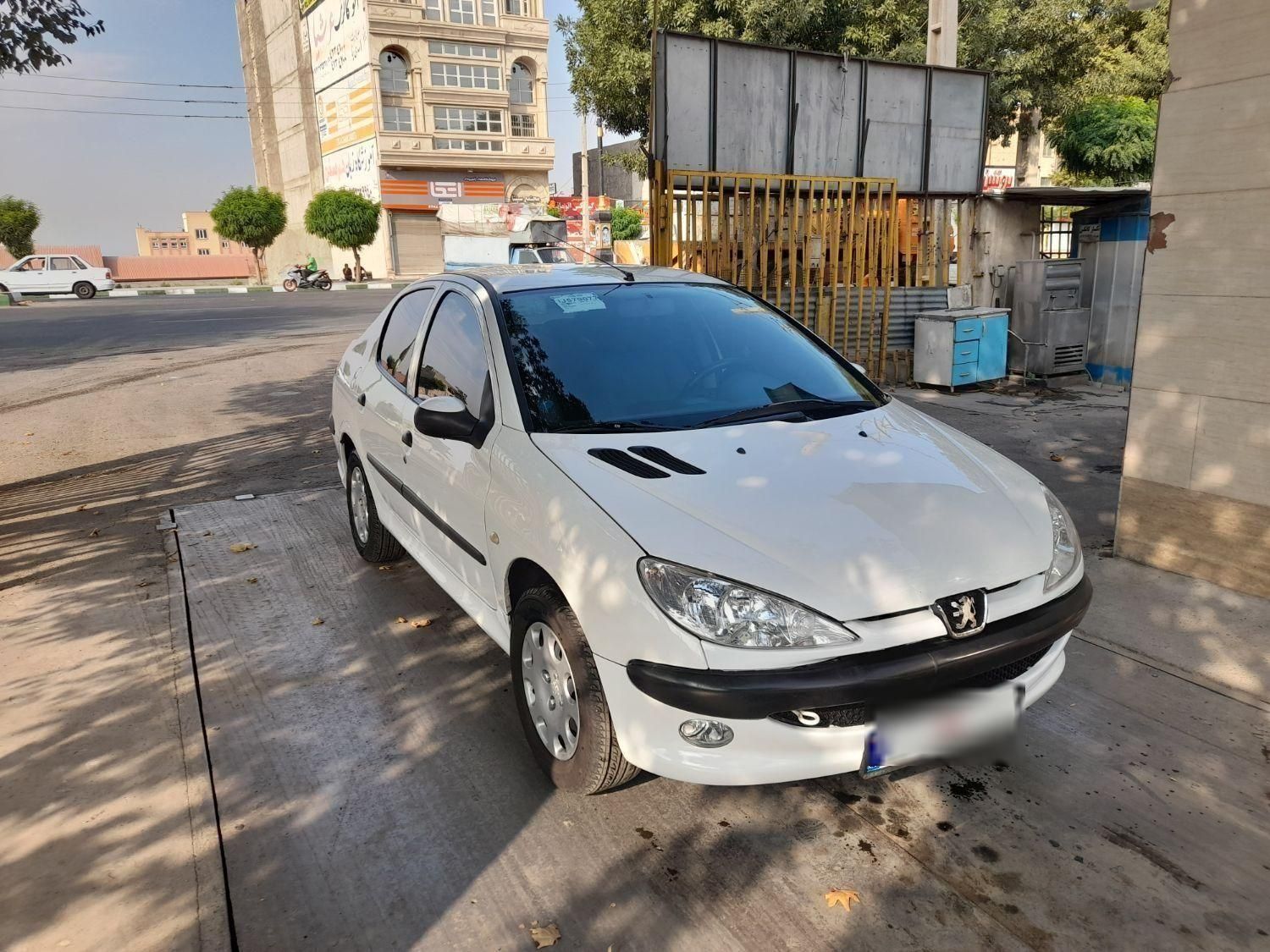 پژو ۲۰۶ صندوق دار v8 - 1397