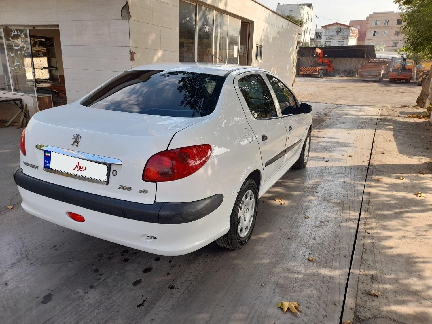 پژو ۲۰۶ صندوق دار v8 - 1397