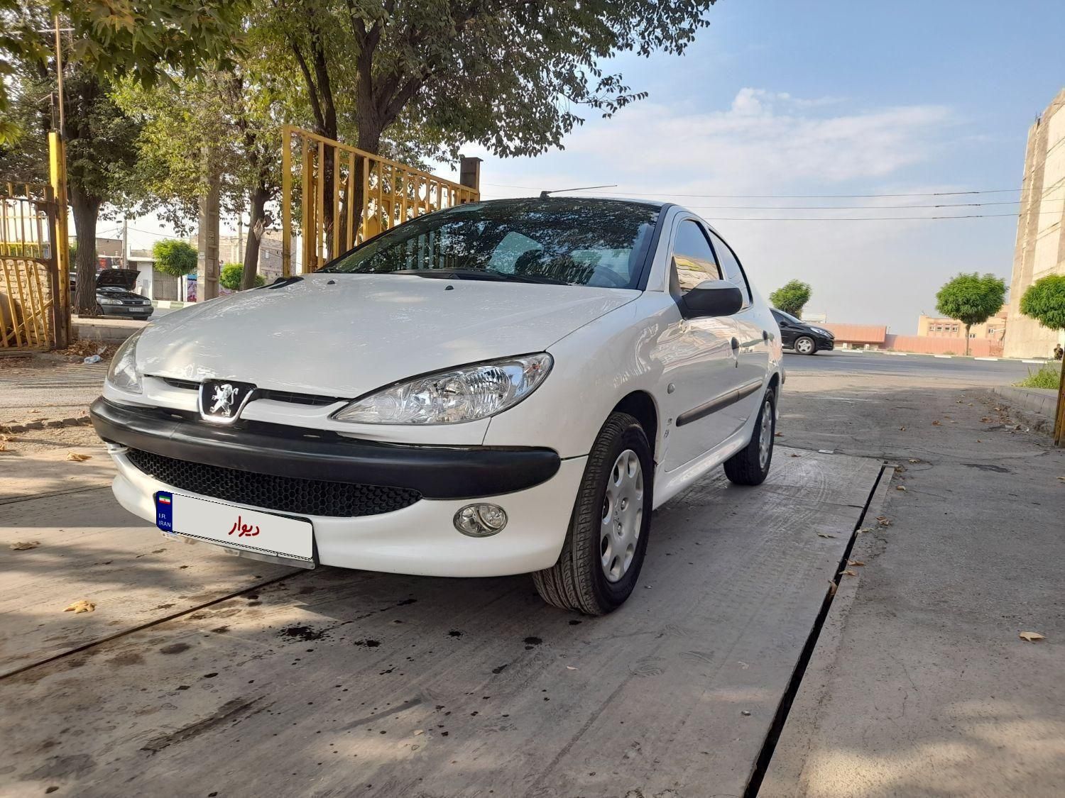 پژو ۲۰۶ صندوق دار v8 - 1397