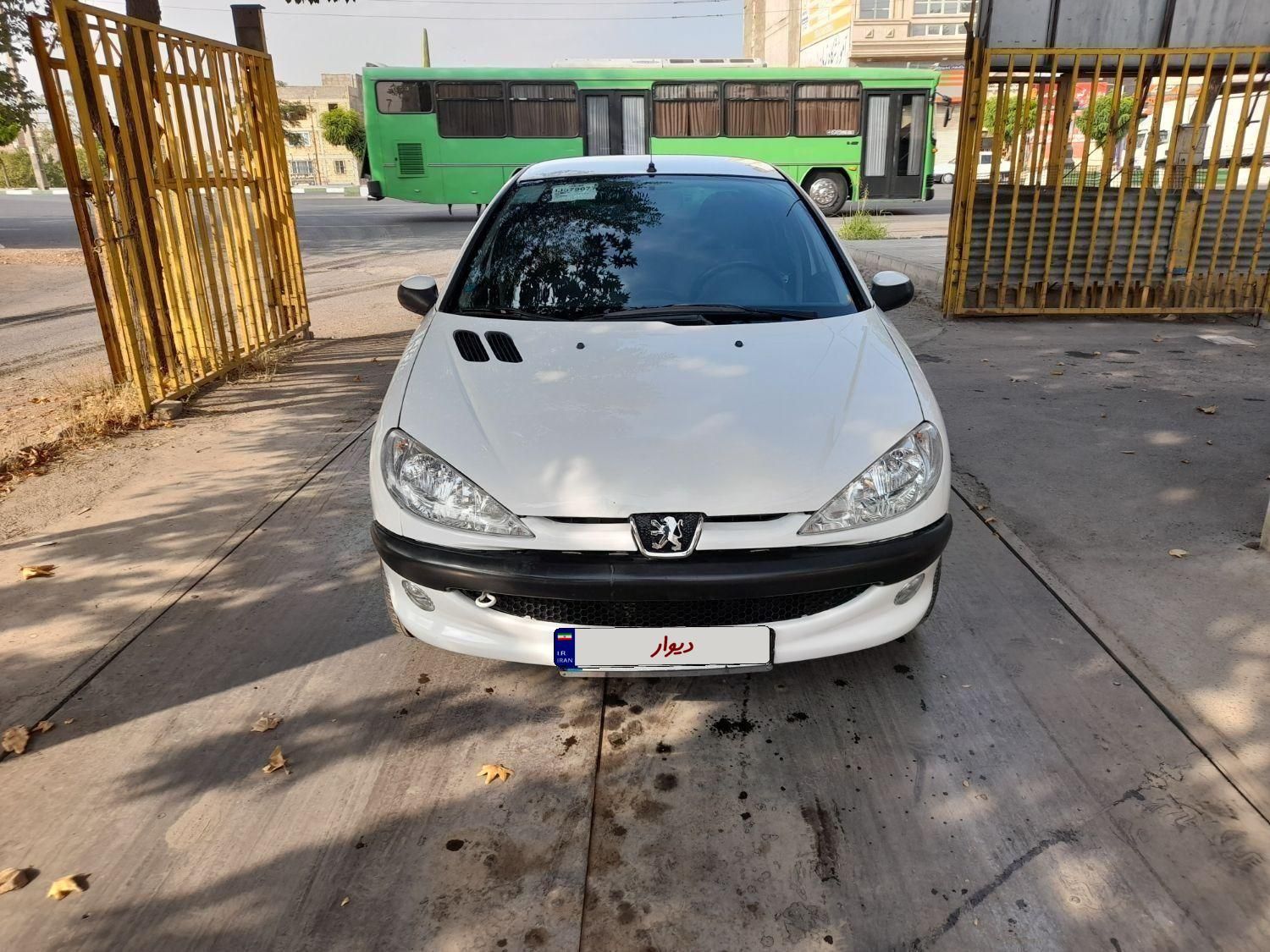 پژو ۲۰۶ صندوق دار v8 - 1397