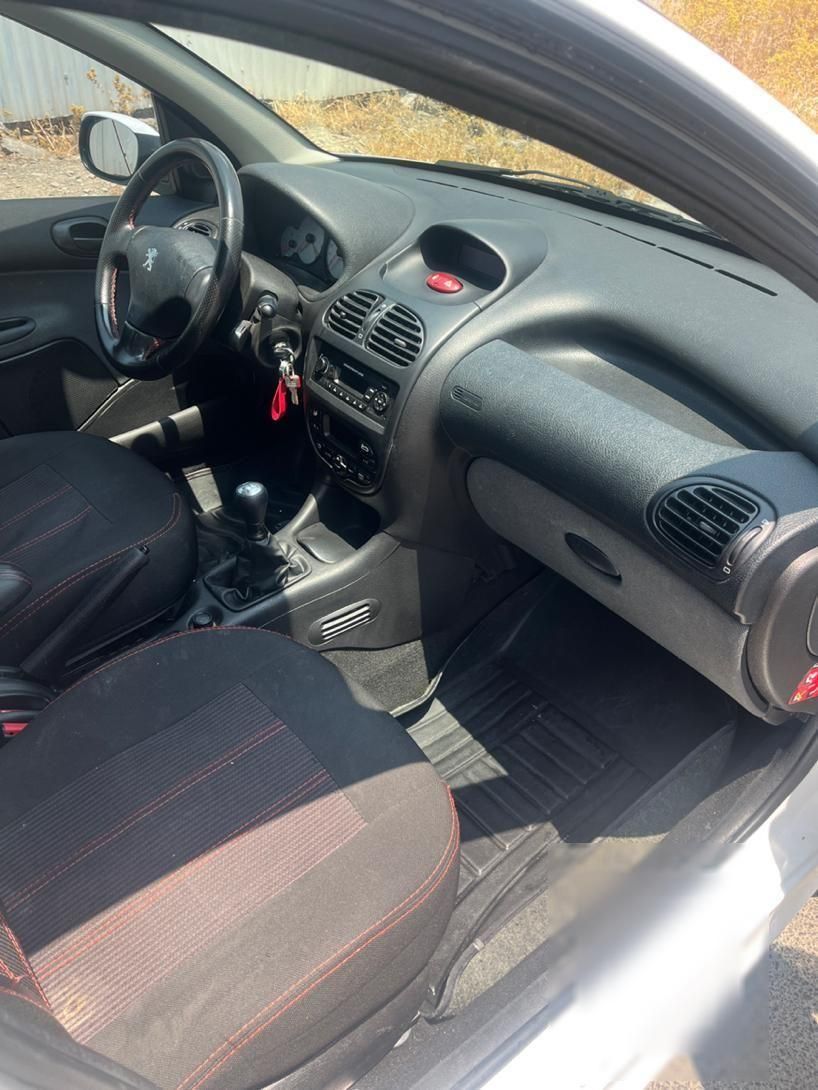 پژو ۲۰۶ صندوق دار v8 - 1399