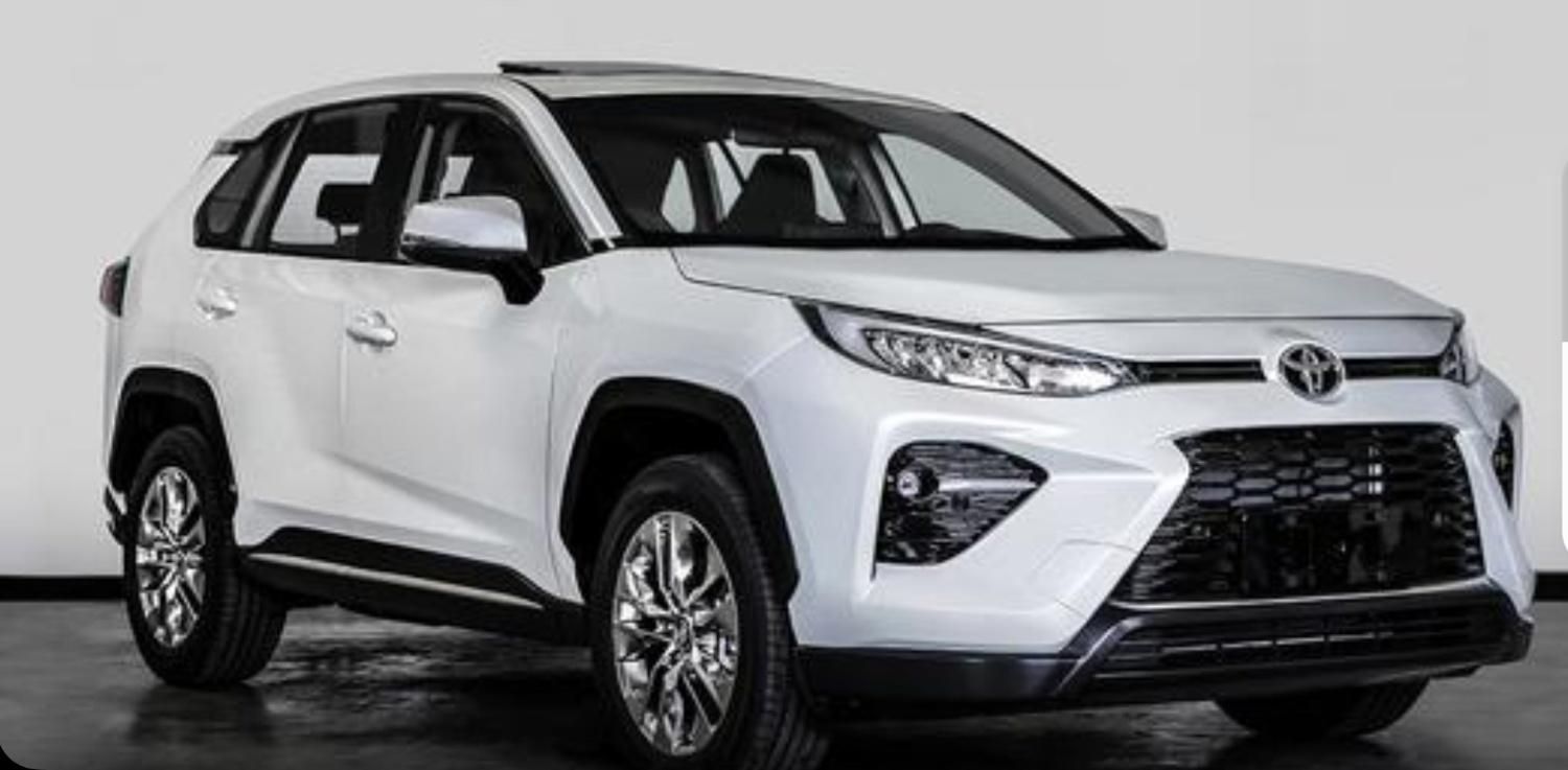 تویوتا کمری XLE - 2025