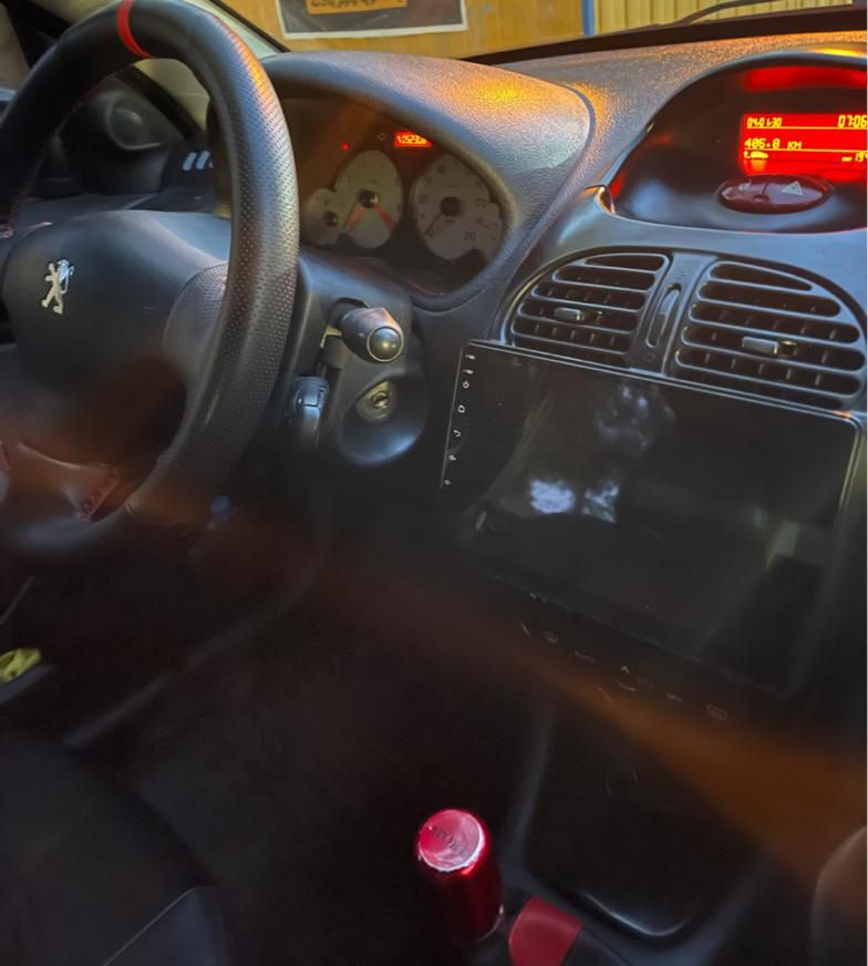 پژو ۲۰۶ صندوق دار v8 - 1399