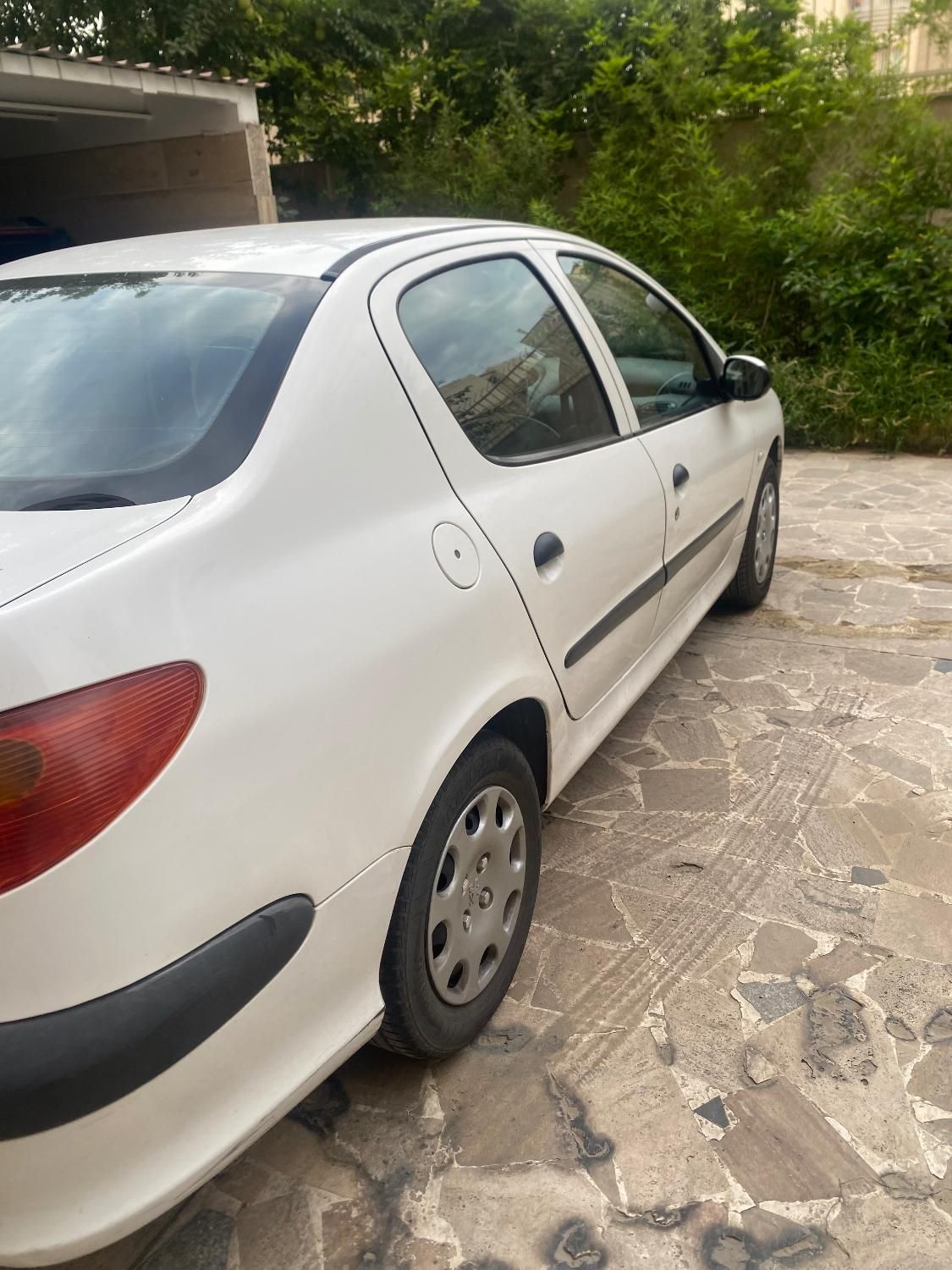 پژو ۲۰۶ صندوق دار v8 - 1393