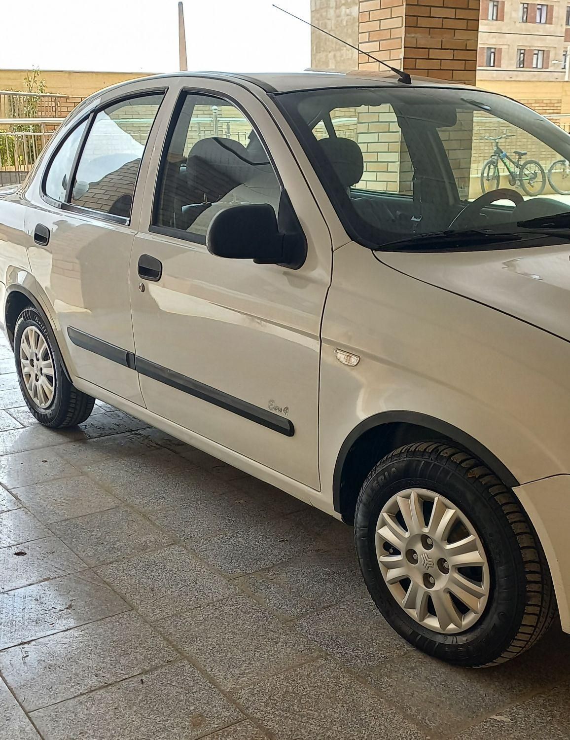 تیبا صندوق دار SX - 1393