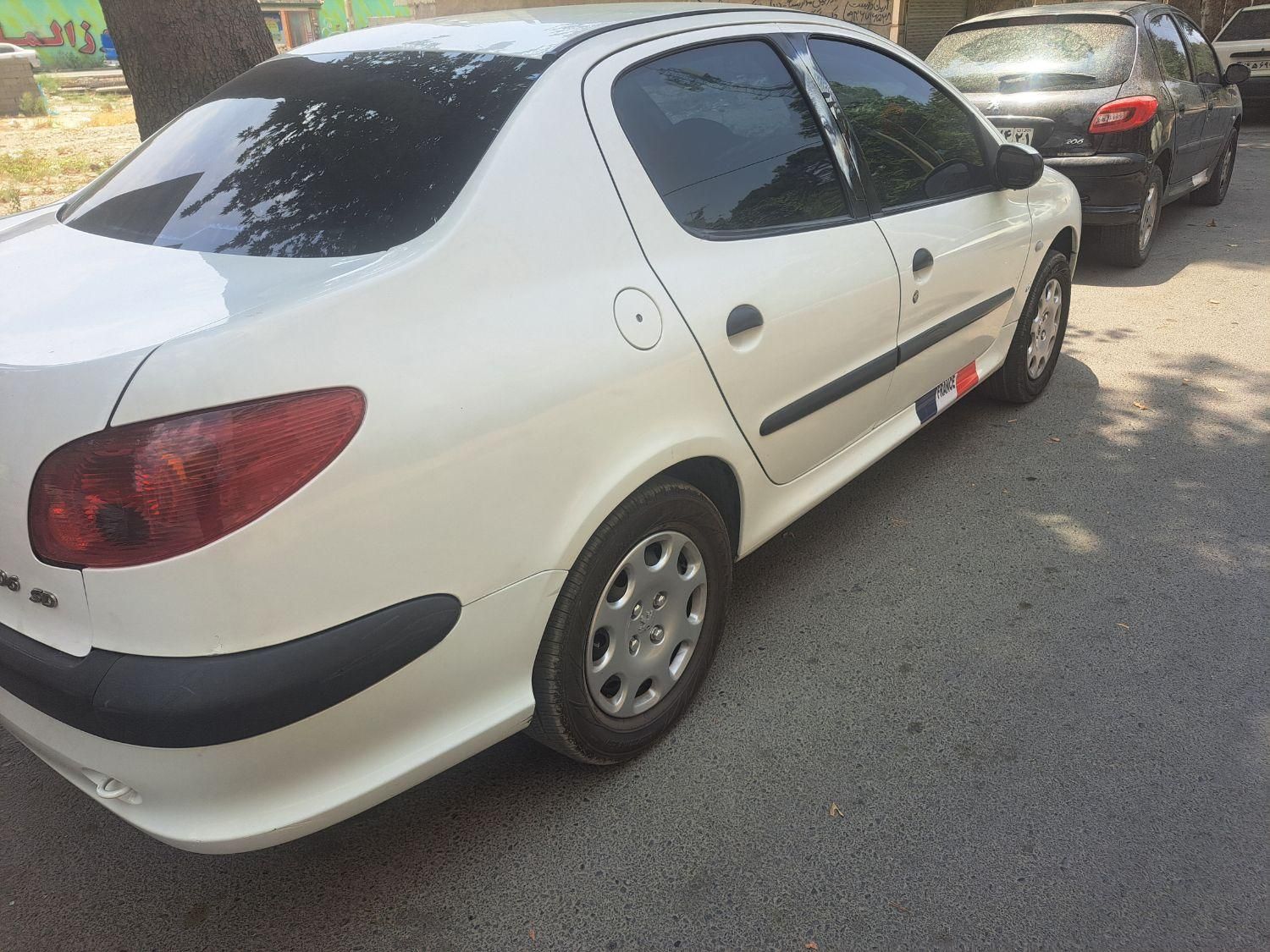پژو ۲۰۶ صندوق دار v8 - 1390