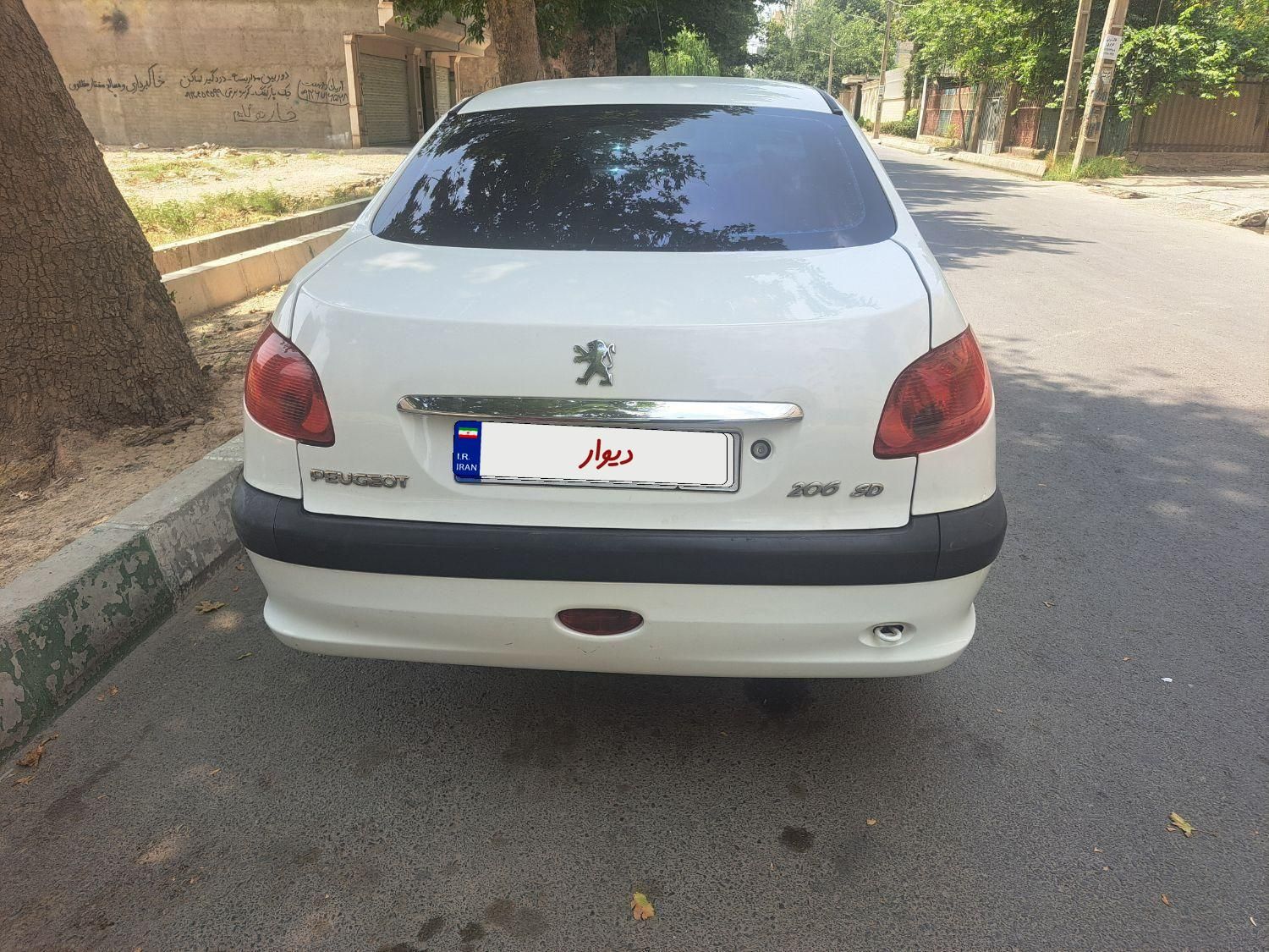 پژو ۲۰۶ صندوق دار v8 - 1390