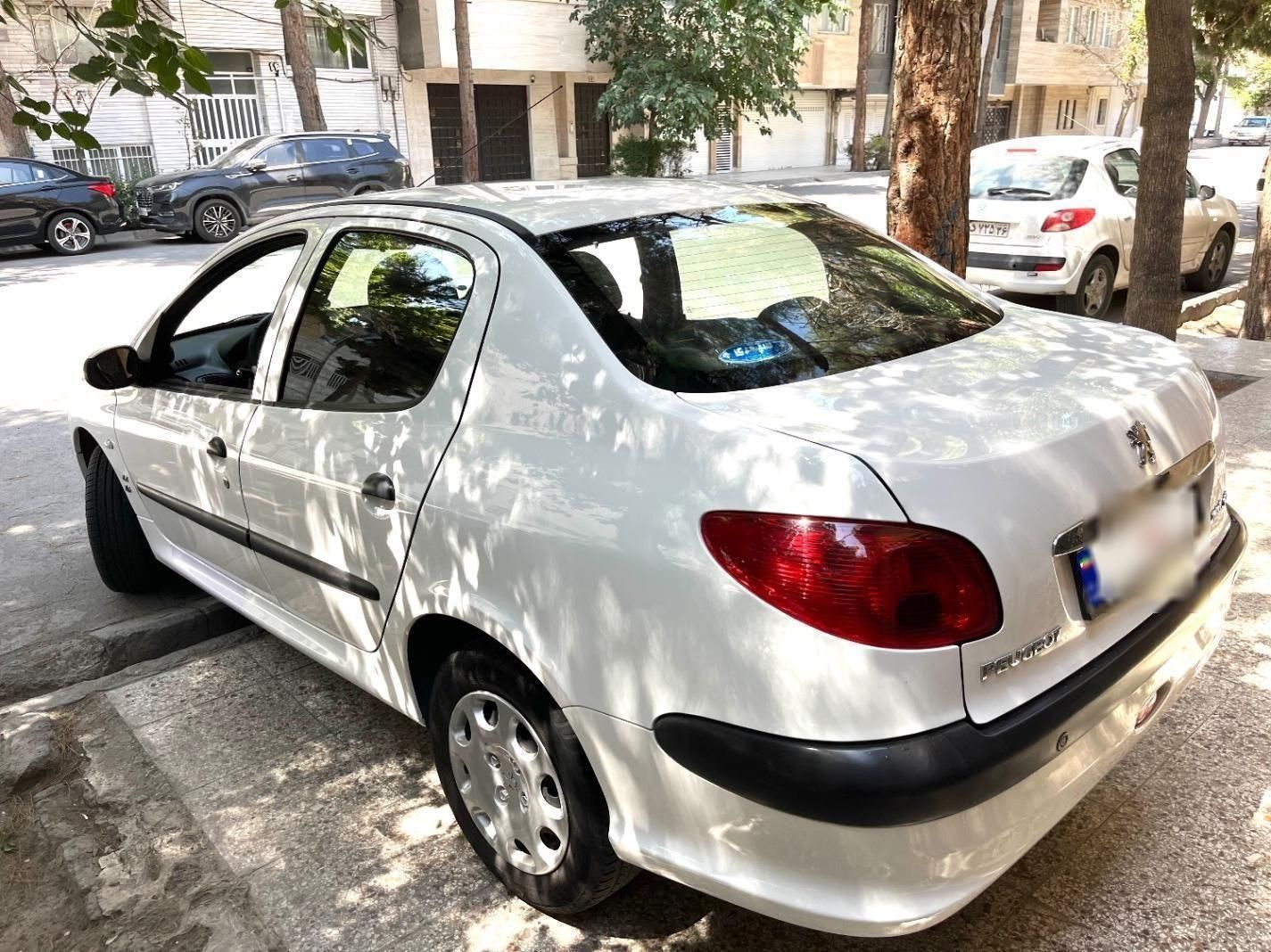 پژو ۲۰۶ صندوق دار v8 - 1395