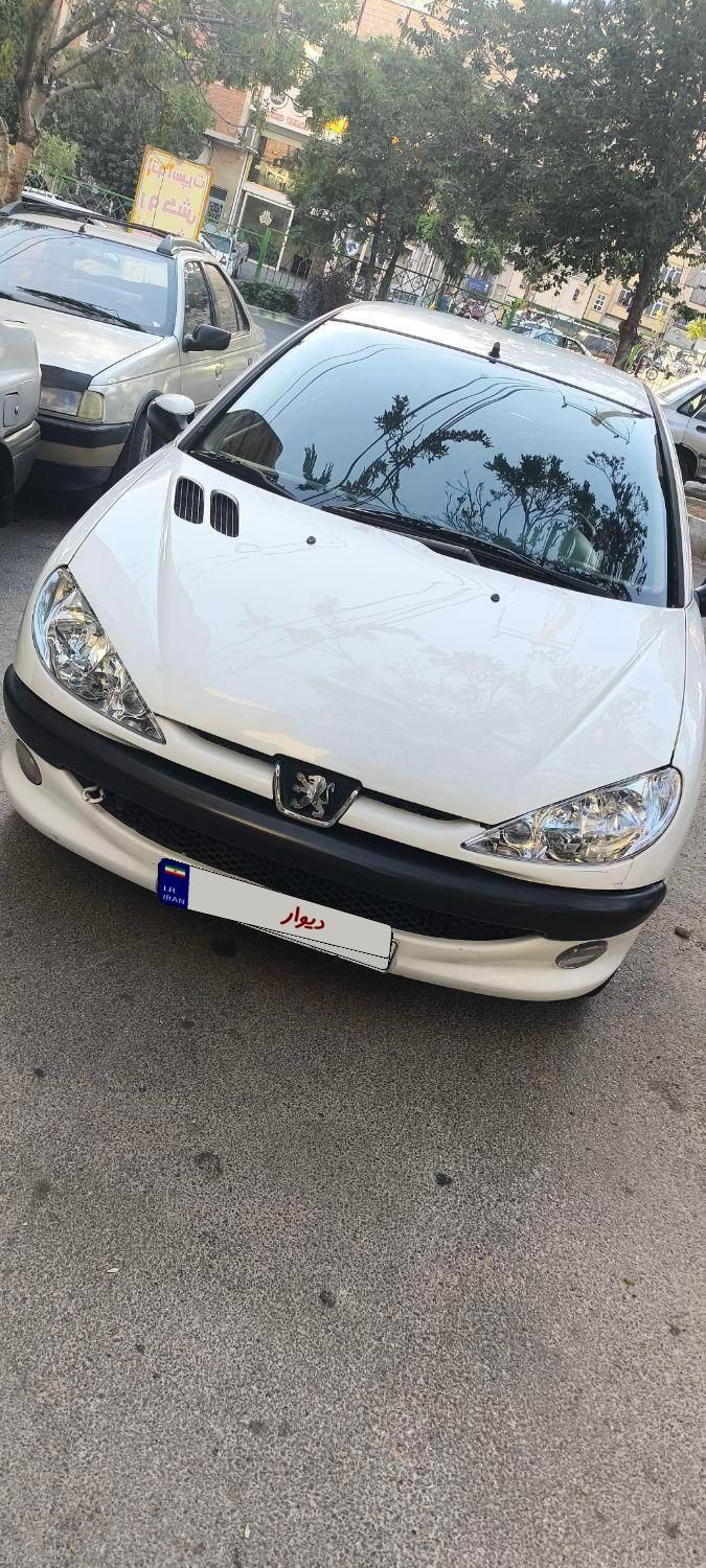 پژو ۲۰۶ صندوق دار v8 - 1393