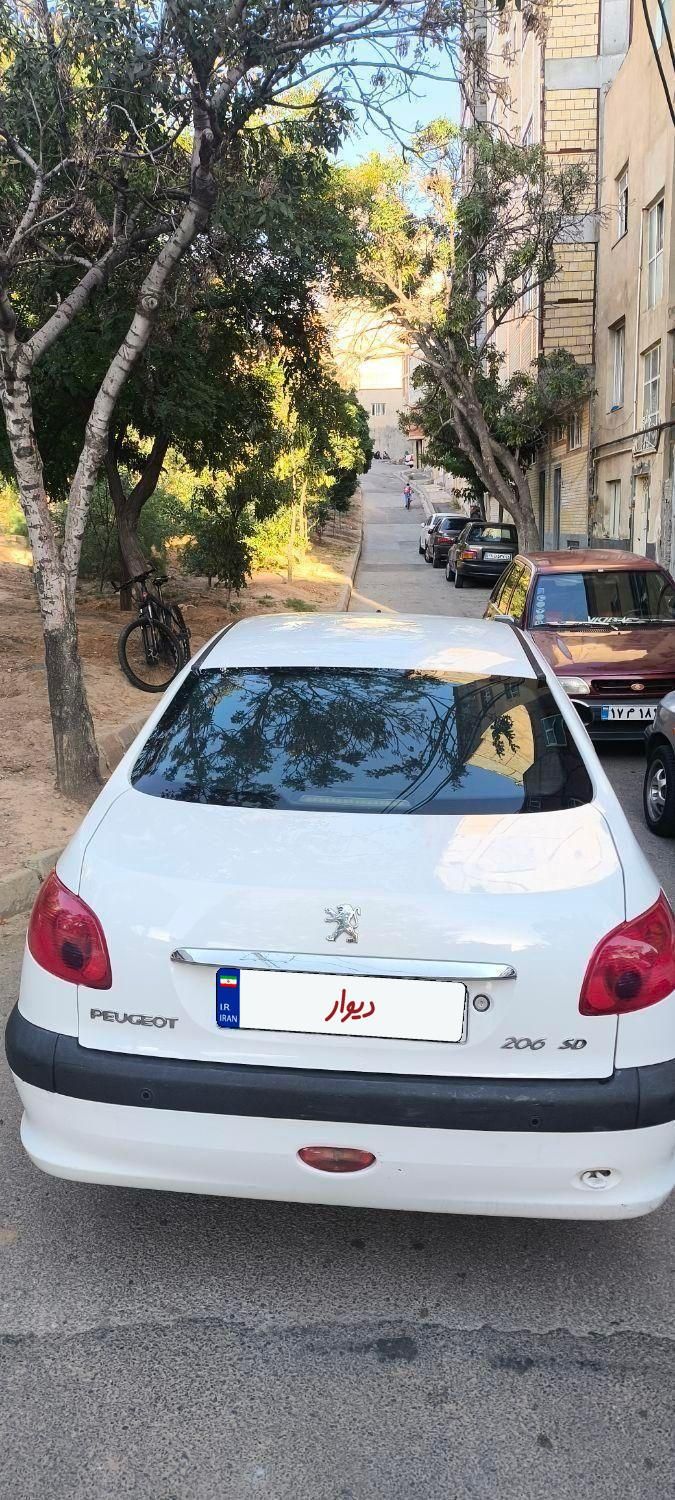 پژو ۲۰۶ صندوق دار v8 - 1393