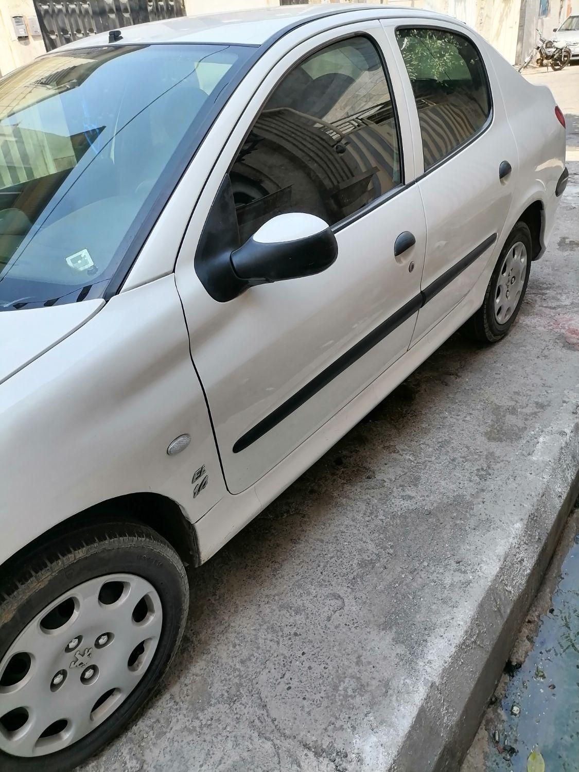 پژو ۲۰۶ صندوق دار v2 - 1390