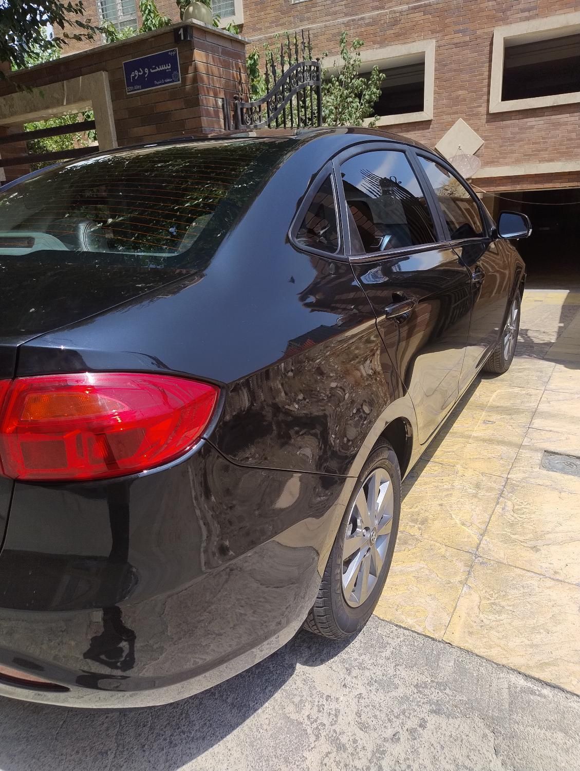 جک J4 اتوماتیک ساده - 1402