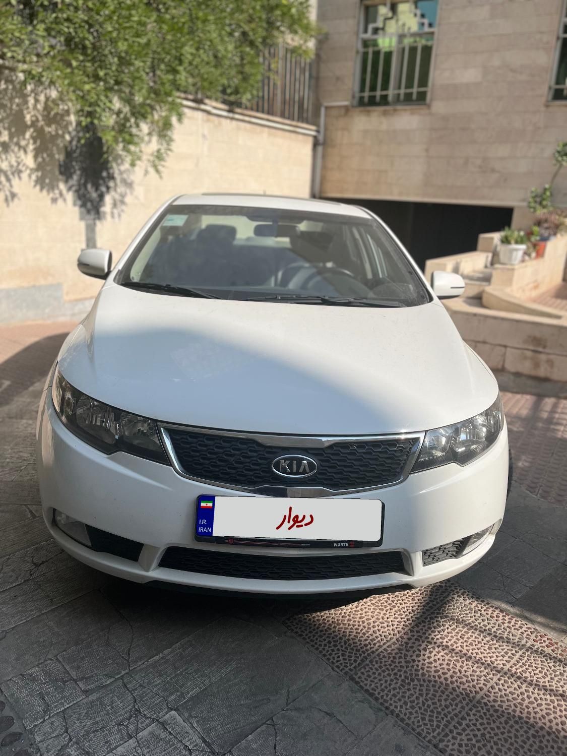 خودرو کیا، سراتو مونتاژ آگهی ann_19339523